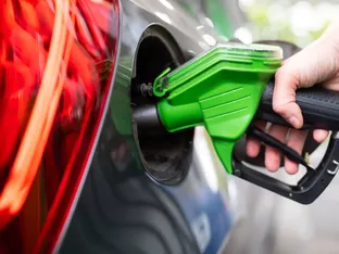 Tankrabatt drückt Benzinpreise in Deutschland deutlich
