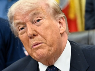 Trump: US-Einsatz in Straße von Hormuz wird ausgesetzt