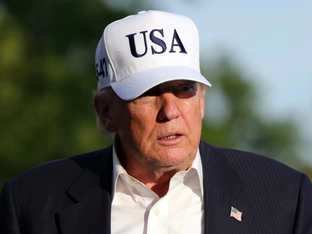 Trump: Für Dienstag geplanter Angriff auf Iran ausgesetzt