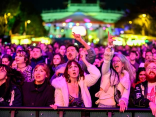 ESC-Halbfinale am Rathausplatz: Fans vs. Herbstfeeling