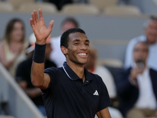 Auger-Aliassime im French-Open-Viertelfinale