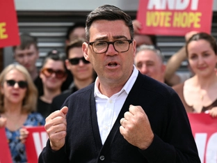 Premierminister Starmer in Not: Burnham gewinnt Nachwahl