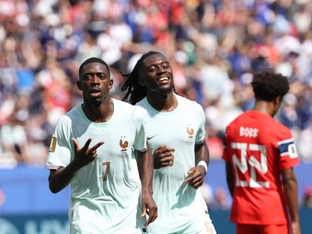 Frankreich nach 4:1 gegen Norwegens B-Elf auf Platz eins