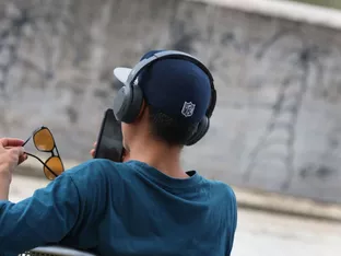 EU-Umfrage: Kinder sehen Social Media positiver als Eltern