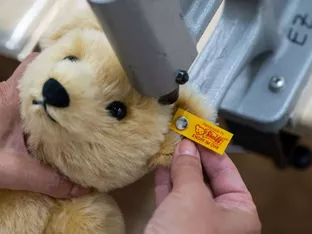 Ravensburger übernimmt Teddybär-Erfinder Steiff