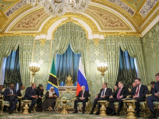 Putin trifft Journalisten bei Wirtschaftsforum