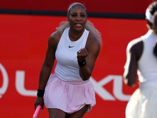 Serena Williams feiert erfolgreiches Comeback im Doppel