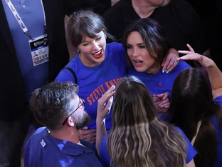 Taylor Swift feiert Knicks-Sieg mit Wortwitz auf dem T-Shirt