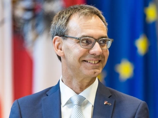 Land Vorarlberg plant mehr Sonn- und Feiertagsöffnung