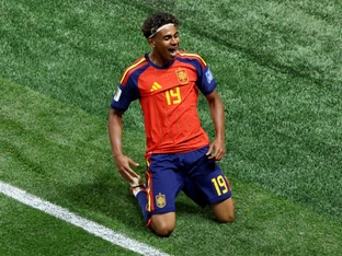 Spanien läuft sich im zweiten Versuch warm: 4:0 gegen Saudis