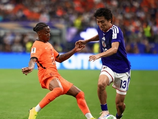 Niederlande zum WM-Start gegen Japan nach Führung nur 2:2