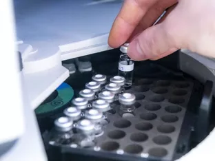 Labor-Test: Schwermetalle und PFAS in Kinder-Klebetattos