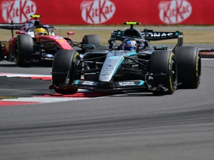 Antonelli gewinnt Silverstone-Sprint vor Hamilton