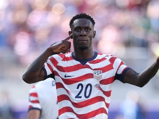 USA in Unterzahl mit 2:0 über Bosnien im WM-Achtelfinale