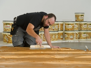 390 Kilogramm Erdnussbutter als Kunstwerk