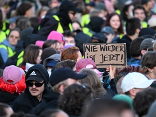 Massive Verkehrsblockaden gegen AfD-Parteitag in Erfurt