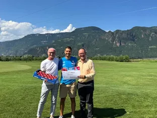 Omar Visintin und Jürgen Braun beweisen Nähe für herzkranke Kinder