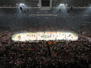 Eröffnungsspiel der Eishockey-WM im Schalker Fußball-Stadion