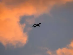 Frachtflugzeug über Arabischem Meer verschwunden