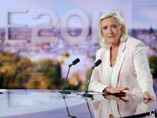 Marine Le Pen kandidiert bei Präsidentschaftswahl 2027