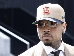 Chris Brown gesteht Gewaltvorwurf in London
