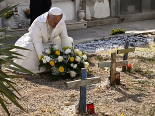 Papst besucht Friedhof der Namenlosen auf Lampedusa
