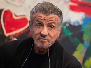 Rocky, Rambo, Action, Gehstock: Sylvester Stallone ist 80