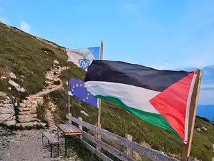 "Sie weht weiterhin, das ist ein Akt der Solidarität"