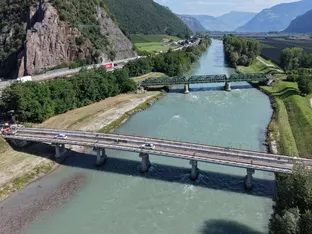 Straßenbauarbeiten bei Pfatten in der finalen Phase