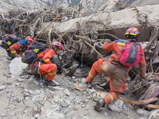 Nepal warnt vor weiterer Flut im Katastrophengebiet