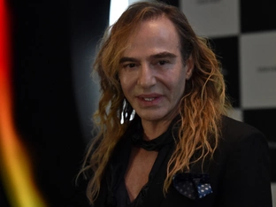 Galliano sagt Ausstellung im Metropolitan Museum of Art ab