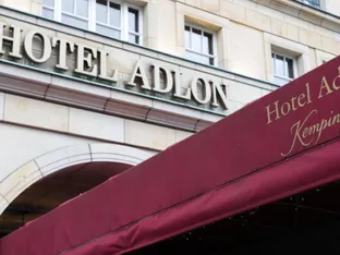 Adlon soll für mindestens 280 Mio. Euro verkauft werden