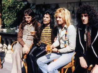 Queen-Bassist John Deacon feiert den 75er