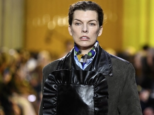 "Protector": Milla Jovovich auf der Jagd nach ihrer Tochter