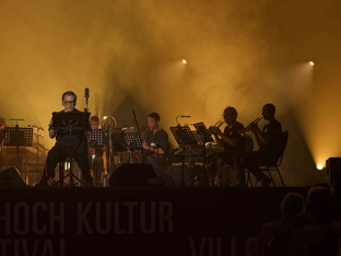 Osttiroler "Hoch Kultur Festival" eröffnete mit "Holzfällen"