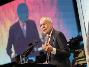 "Heast as ned": Van der Bellen liked Chopin und Goisern