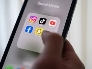 Social-Media-Verbot für Minderjährige in Frankreich gekippt