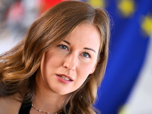 Bauer stellt EU-Zuständigkeit für Sozialpolitik infrage