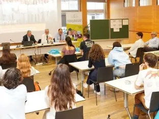 Summer School: Medizin hautnah erleben