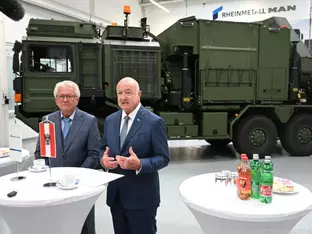 Kanzler Stocker besichtigte Rheinmetall-Standort in Wien