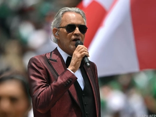Andrea Bocelli singt für Maserati-Film