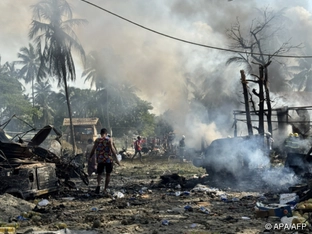 Fast 50 Tote bei Luftangriff auf Markt in Myanmar