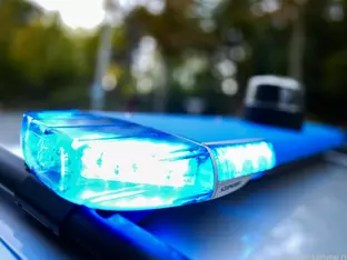 Bei Tankstellenüberfall Mitarbeiter Waffe angesetzt