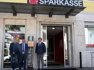 Drei neue Defibrillatoren im Bozner Stadtgebiet