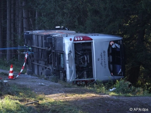 Tote und Verletzte bei Reisebus-Unfall in Deutschland