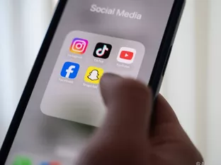 Von der Leyen präsentiert Gesetz für Social-Media-Verbot