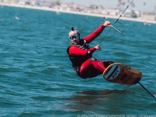 Kitesurfer Bontus gewinnt mit Silber erste EM-Medaille