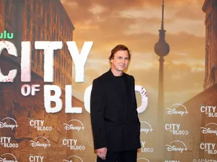 Lars Eidinger hat bisher nur zwei Serien geschaut
