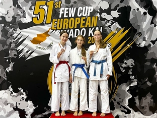 Frauen-Power bei Karate Mühlbach