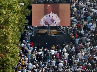 Rund 800.000 Gläubige bei Papstmesse in Paris